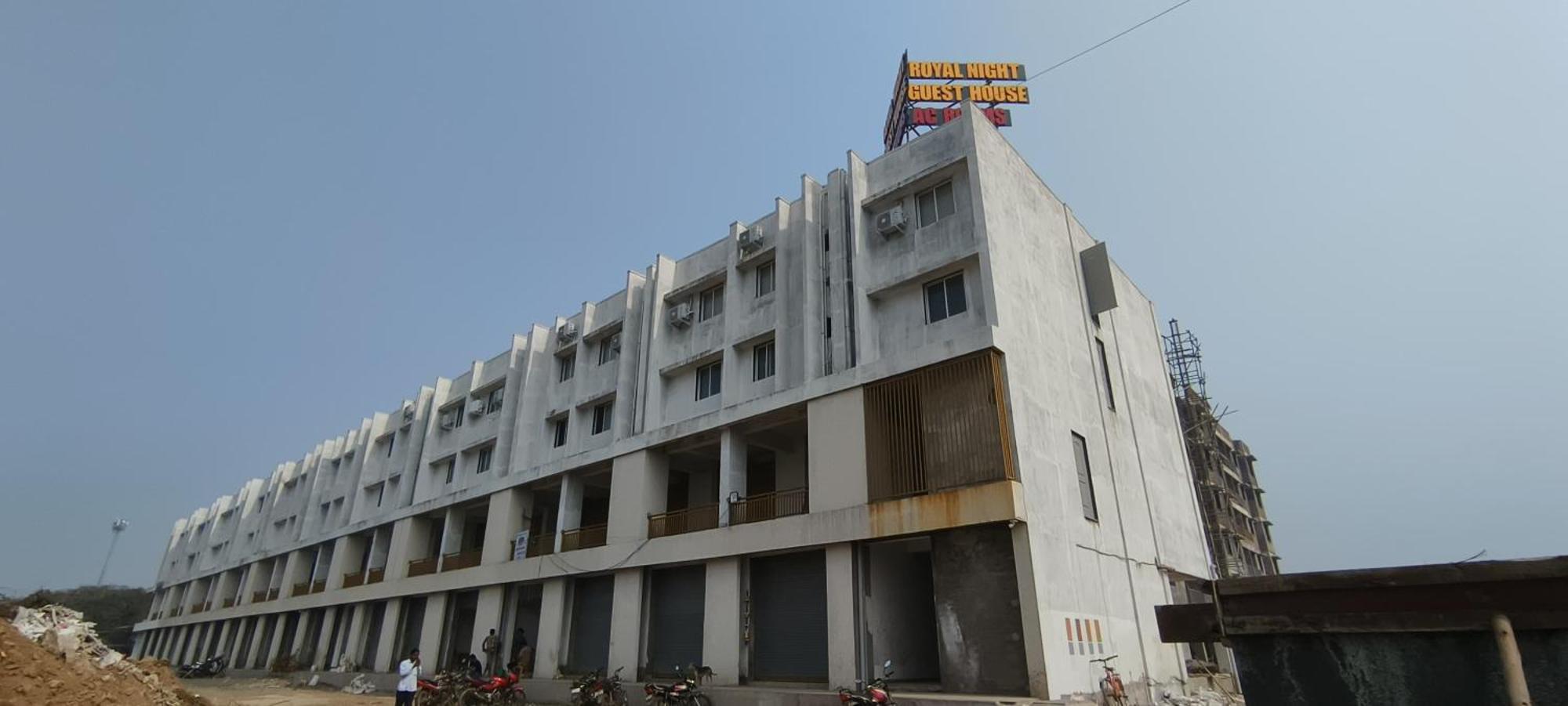 Hotel Royal Night Daman Exterior photo