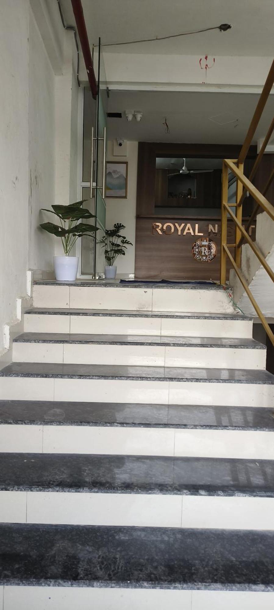 Hotel Royal Night Daman Exterior photo