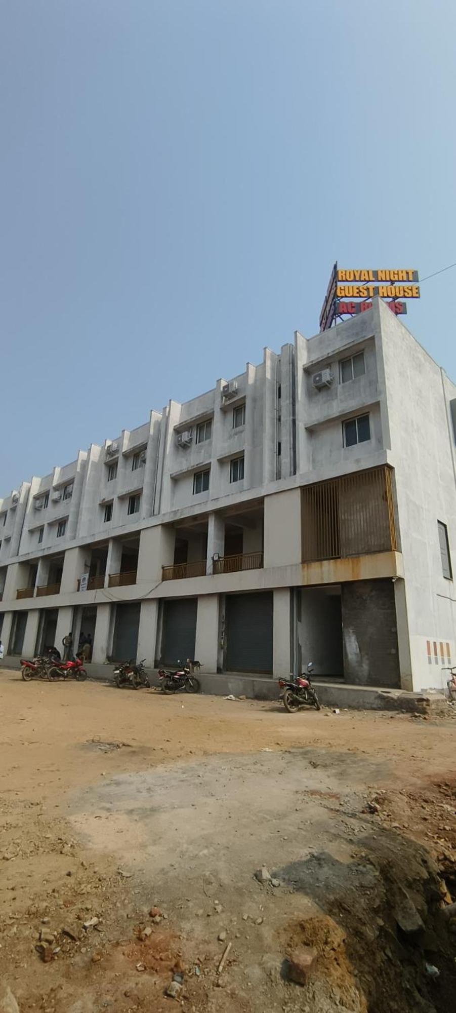 Hotel Royal Night Daman Exterior photo