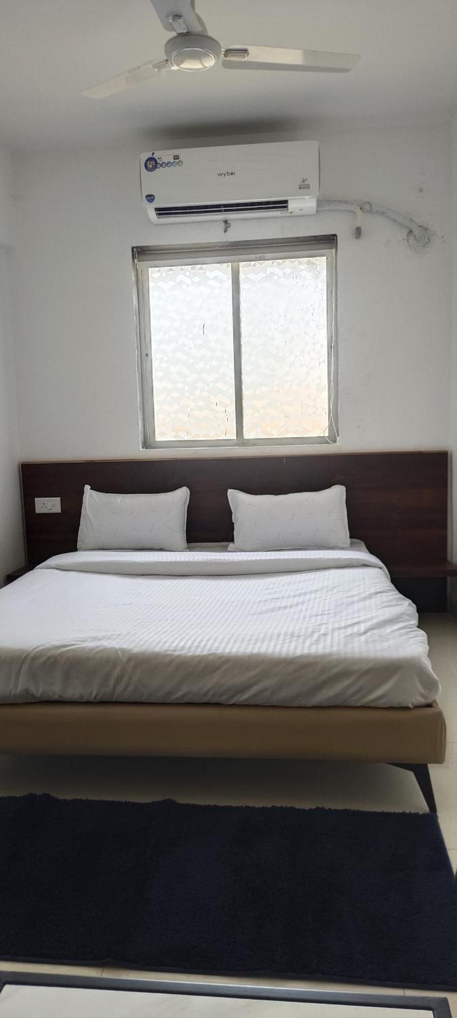 Hotel Royal Night Daman Exterior photo