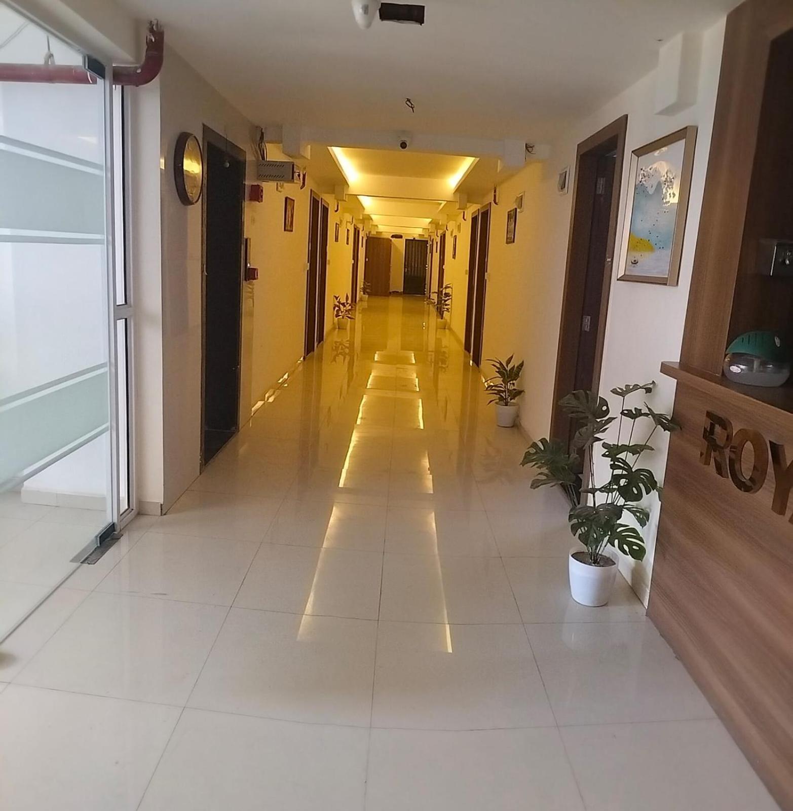 Hotel Royal Night Daman Exterior photo